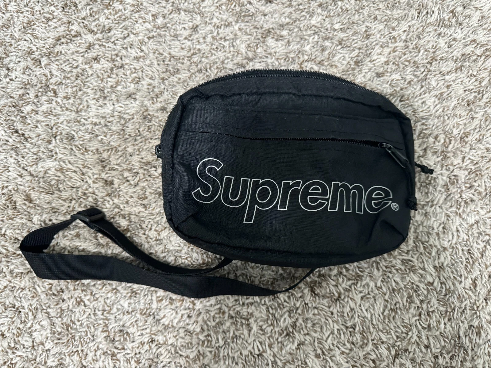 Sac bandoulière Supreme FW18 noir (SUPP061) occasion (meilleur état) rare