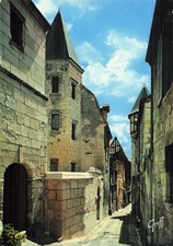 37 CHINON VIEILLE RUE DANS LE QUARTIER DU GRAND CARROI