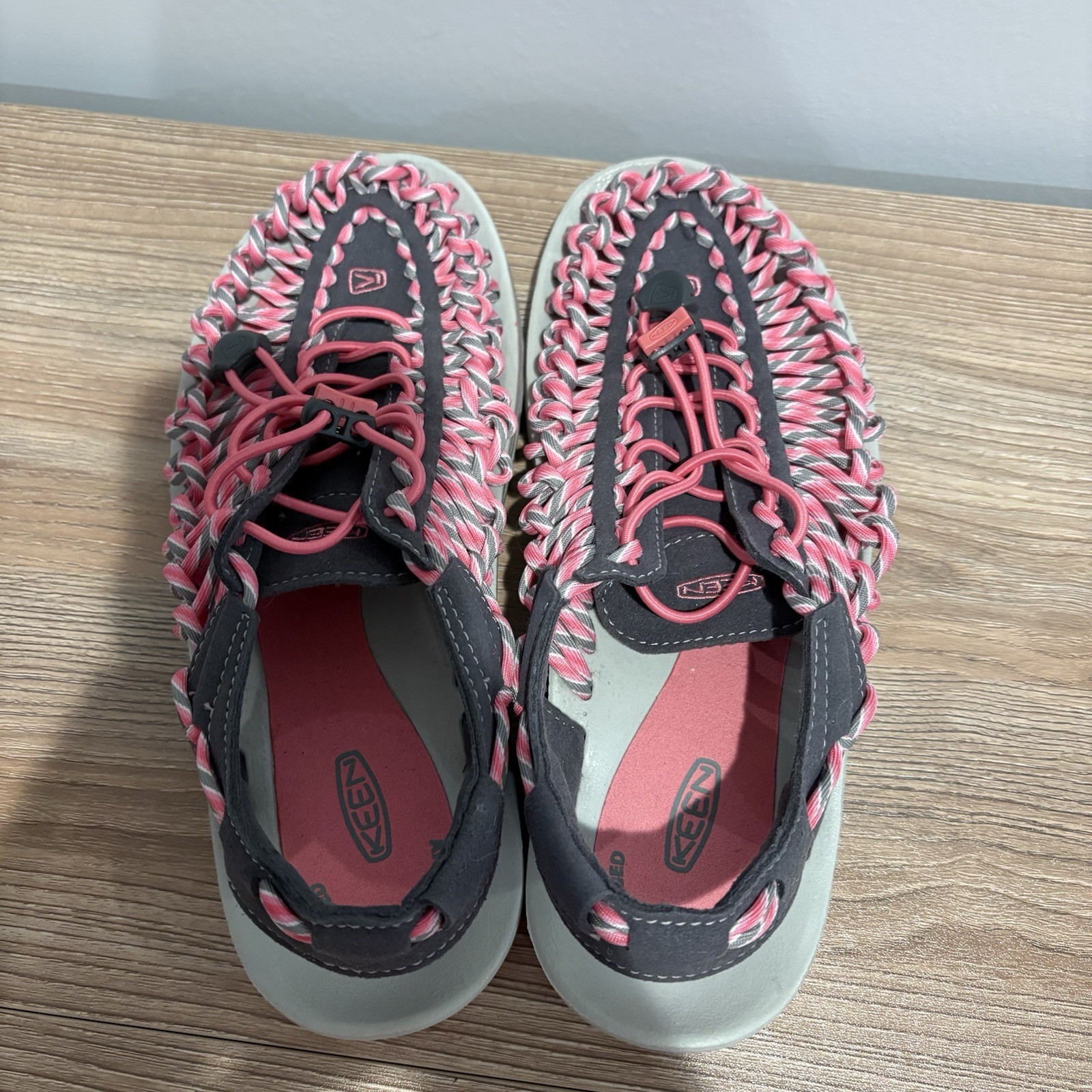 Sandali da pescatore Keen Uneek in corda intrecciata outdoor abbigliamento attivo rosa grigio taglia 8 5