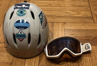 Giro Snowboard/Ski Helmet & Googles Size Small Youth