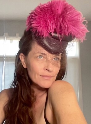 Pink & Purple Tilt Ostrich pom Feather Painted Felt Hat  display picture 2