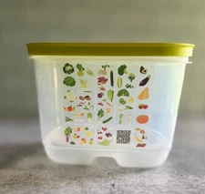 TUPPERWARE FRIDGESMART SMALL DEEP CONTAINER 1 3/4 Quart,  Produce Saver... New