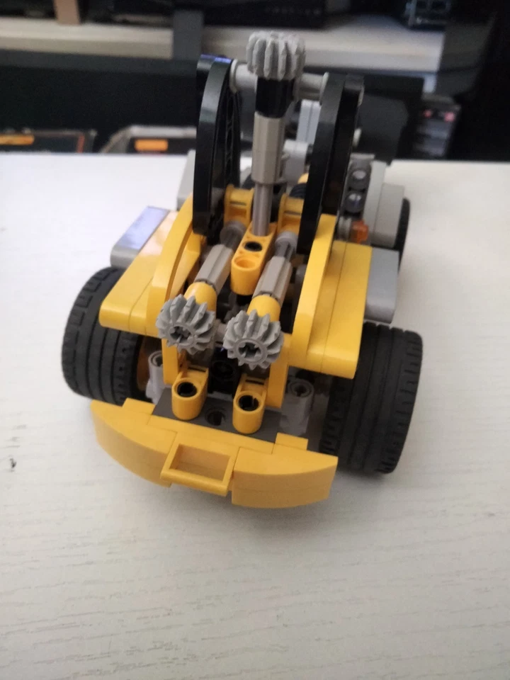LEGO Technic 8271 Wheel Loader, foto 3 de 5