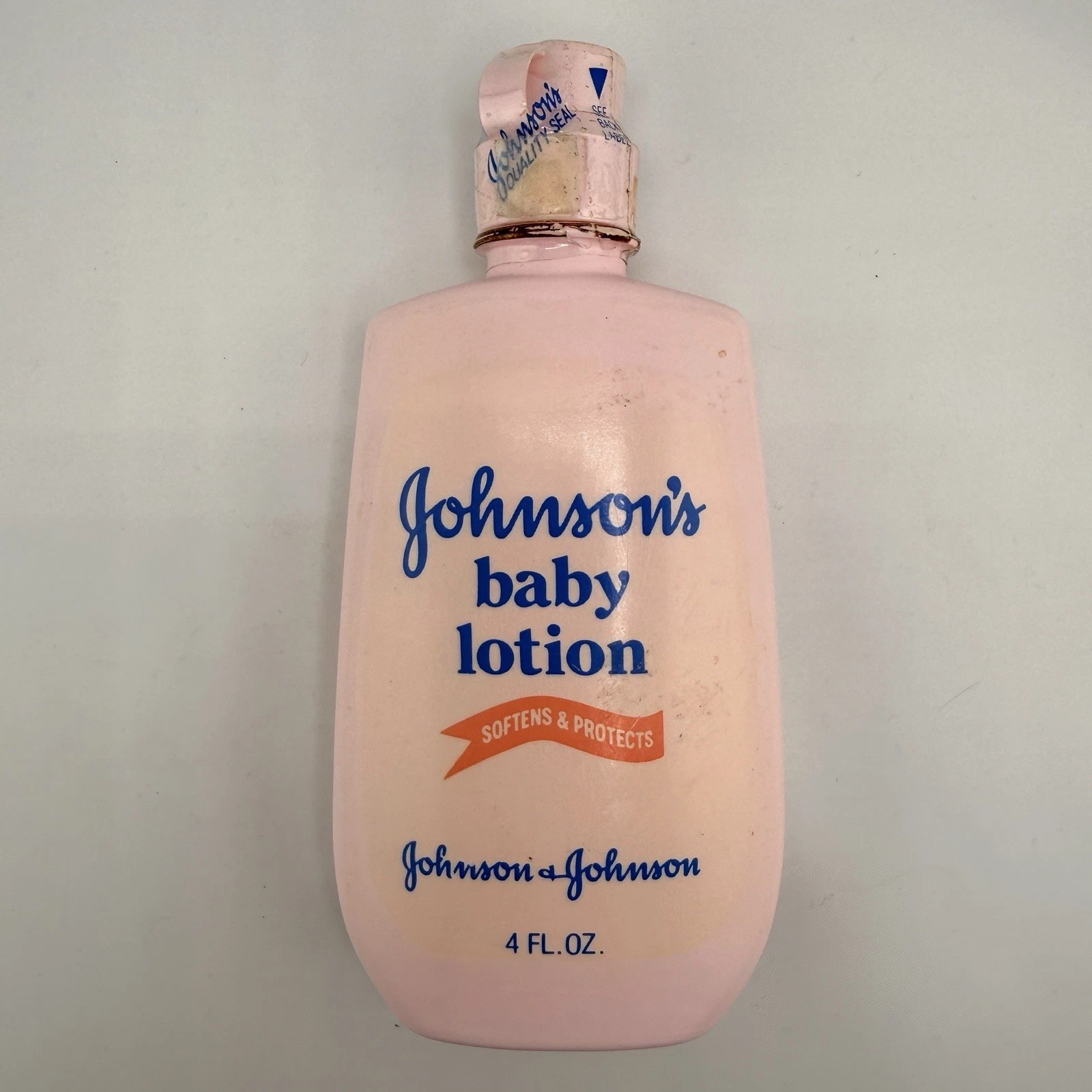 Johnson's Baby Lotion Pink 4oz Sealed Vintage Made In USA
Opens in a new window or tab