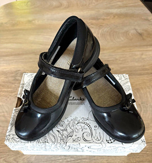 Clarks Jazzy Tap K Black Patent Leather Mary Jane Buckle Bow school shoes UK 2
