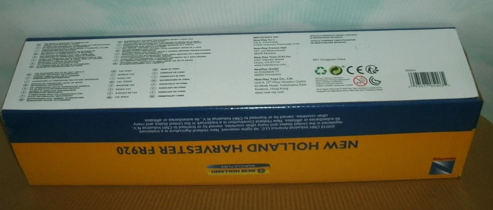 1/62 Scale New Holland FR920 Harvester Wagon & Attachments Plastic New-Ray Toy - Image 2 of 2