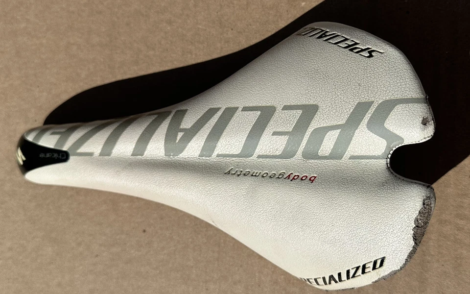 Sillín Specialized Chicane - 143 mm - Blanco - Rieles Ti huecos - USADO Foto 2 de 4