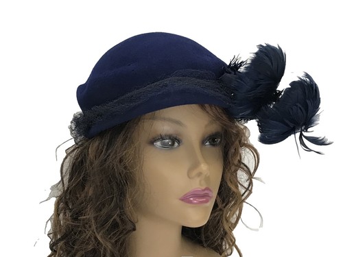 Vintage Red Wool Cloche Hat Pheasant Feathers 1920s style  display picture 2