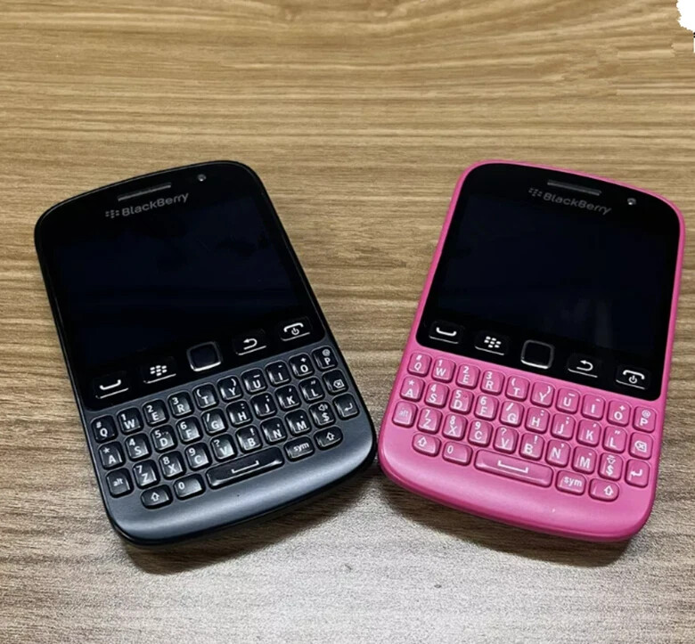 BlackBerry 9720 3G WIFI 5MP Camera FM Radio GPS Unlocked Cellphone