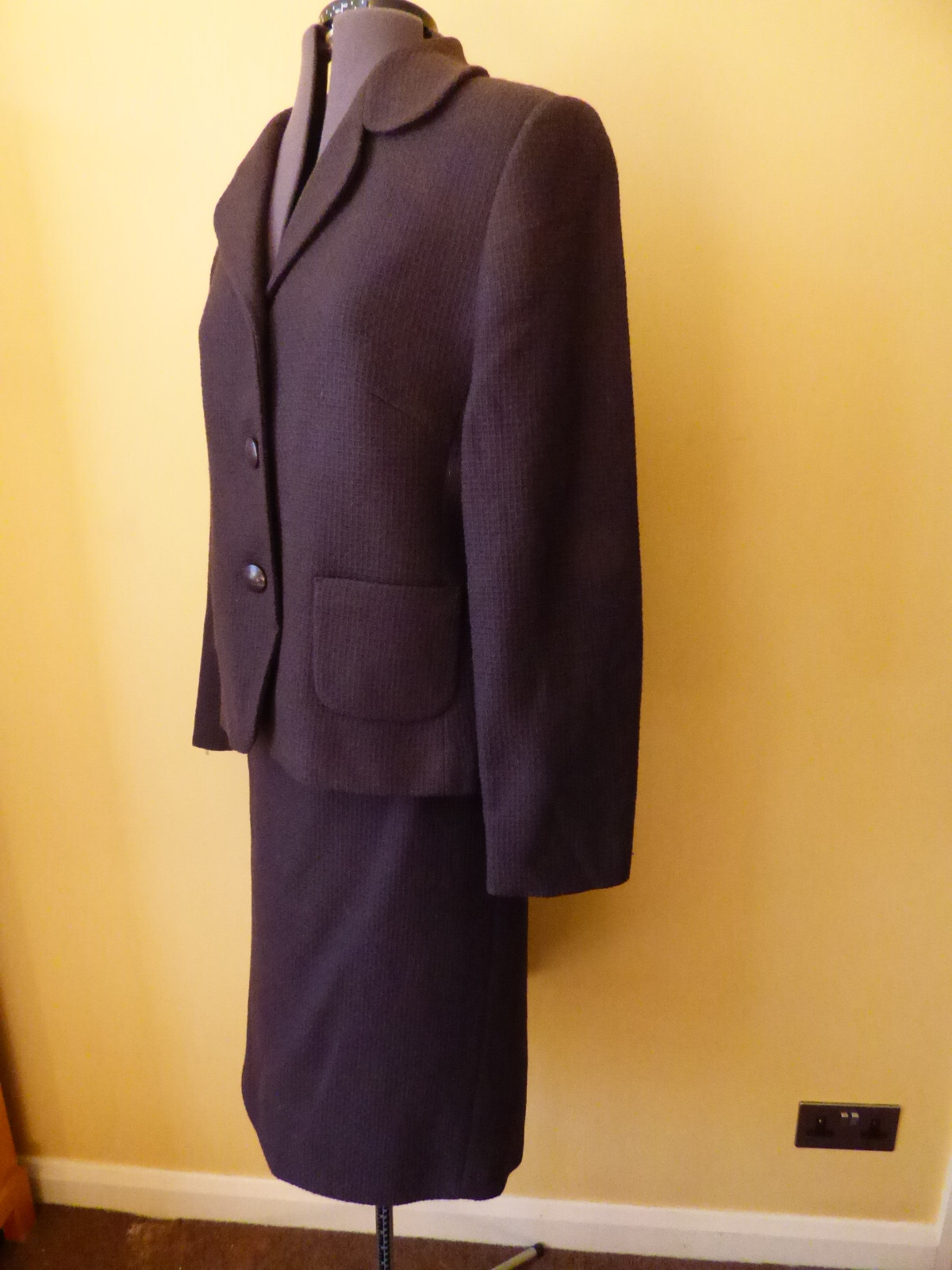 Picture 2 of 24