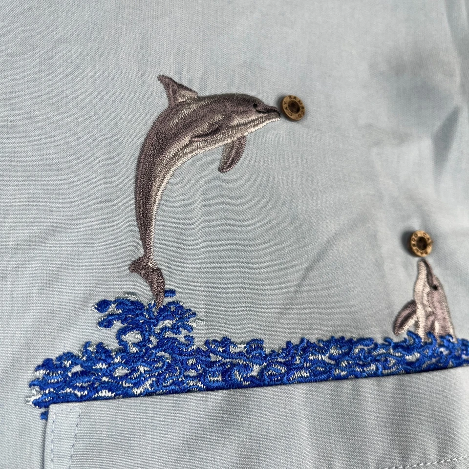 Camisa Bamboo Cay XL Azul Delfín Bordada Informal Abotonada Manga Corta Para Hombre Foto 3 de 4