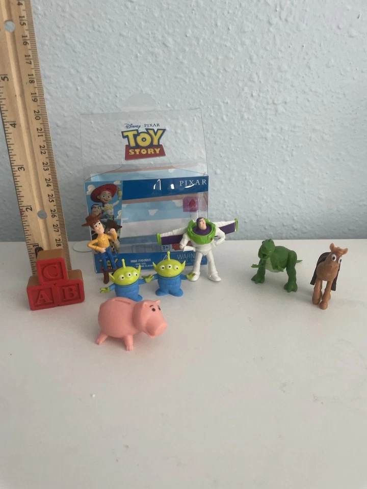Juego de mini figuras Toy Story de Disney Pixar nuevo en caja Foto 3 de 4