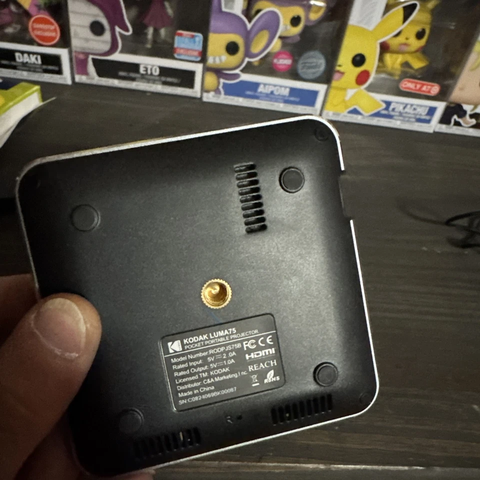 Kodak Luma 75 Ultra Mini Projector, HD 1080p Support DLP Pico Projector - Black - Image 3 of 4