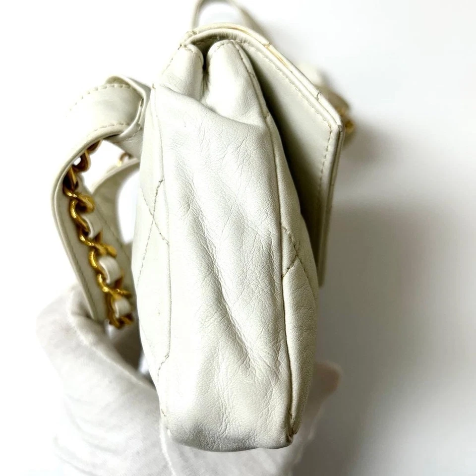 Bolso Cinturón CHANEL Matelasse Turnlock Coco Mark Cadena Cintura Cuero Blanco Foto 4 de 4