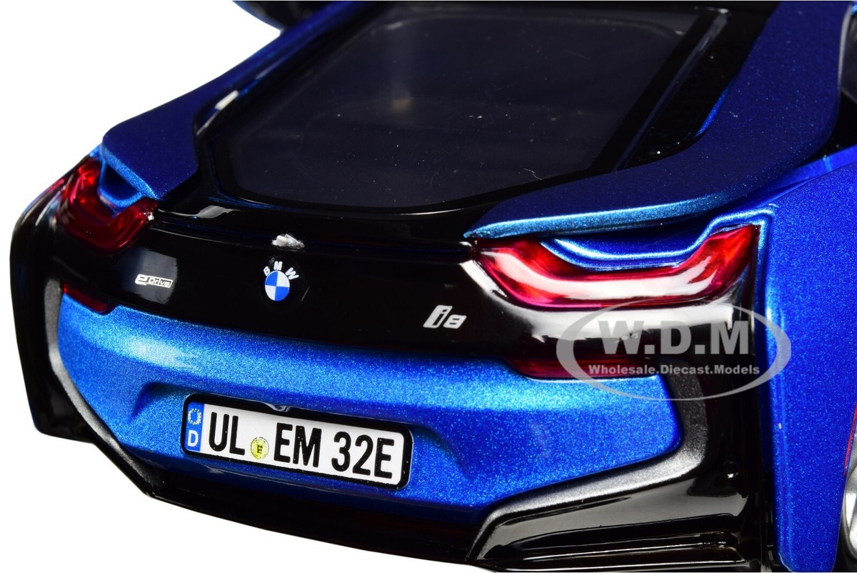 2018 BMW i8 COUPE METALLIC BLUE 1/24 DIECAST MODEL CAR BY