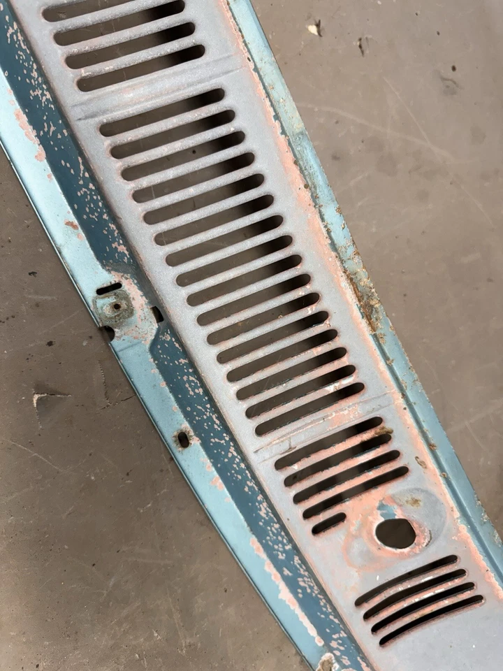 Ford Galaxie 500 XL LTD 1967 1968 capó ventilación parrilla panel descongelador aire fresco fabricante de equipos originales Foto 3 de 4