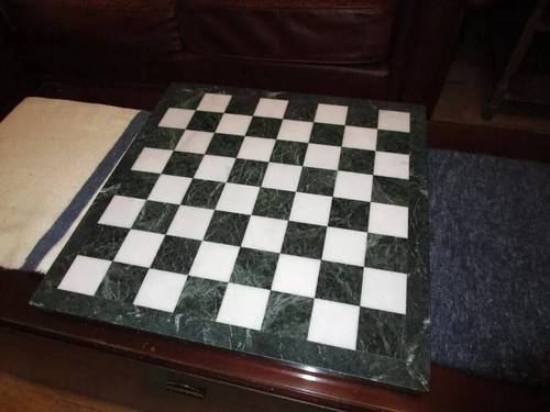 Marble Alabaster Green & White Chess Board Set with Elegance Chess Pieces - Picture 5 of 9