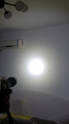 Single Mode 10W 6000K LED 1000LM WF-502B Flashlight Torch CR123A - Vidéo 1 sur 1