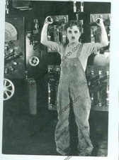 CHARLIE CHAPLIN-IN BIBOVERALLS HEEMAN POSE-B/W-(M-116*)4