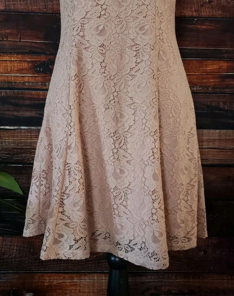 Vestido Speechless Junior Tamanho XL Rosa Renda Elástica Ajuste e Bolsos Forrados Flare - Imagem 3 de 4