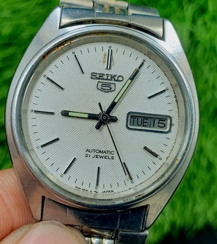 Vintage Of Seiko 5 Automatic Men Watch 21 Jewels Day Date Japan Made 7009-6001