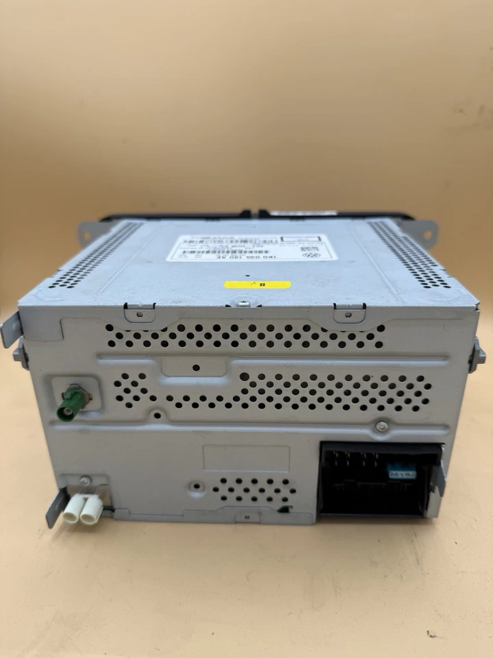 2010-2014 VOLKSWAGEN JETTA MK6 NAVIGATION SCREEN MONITOR RADIO HEADUNIT DISPLAY - Image 4 of 4