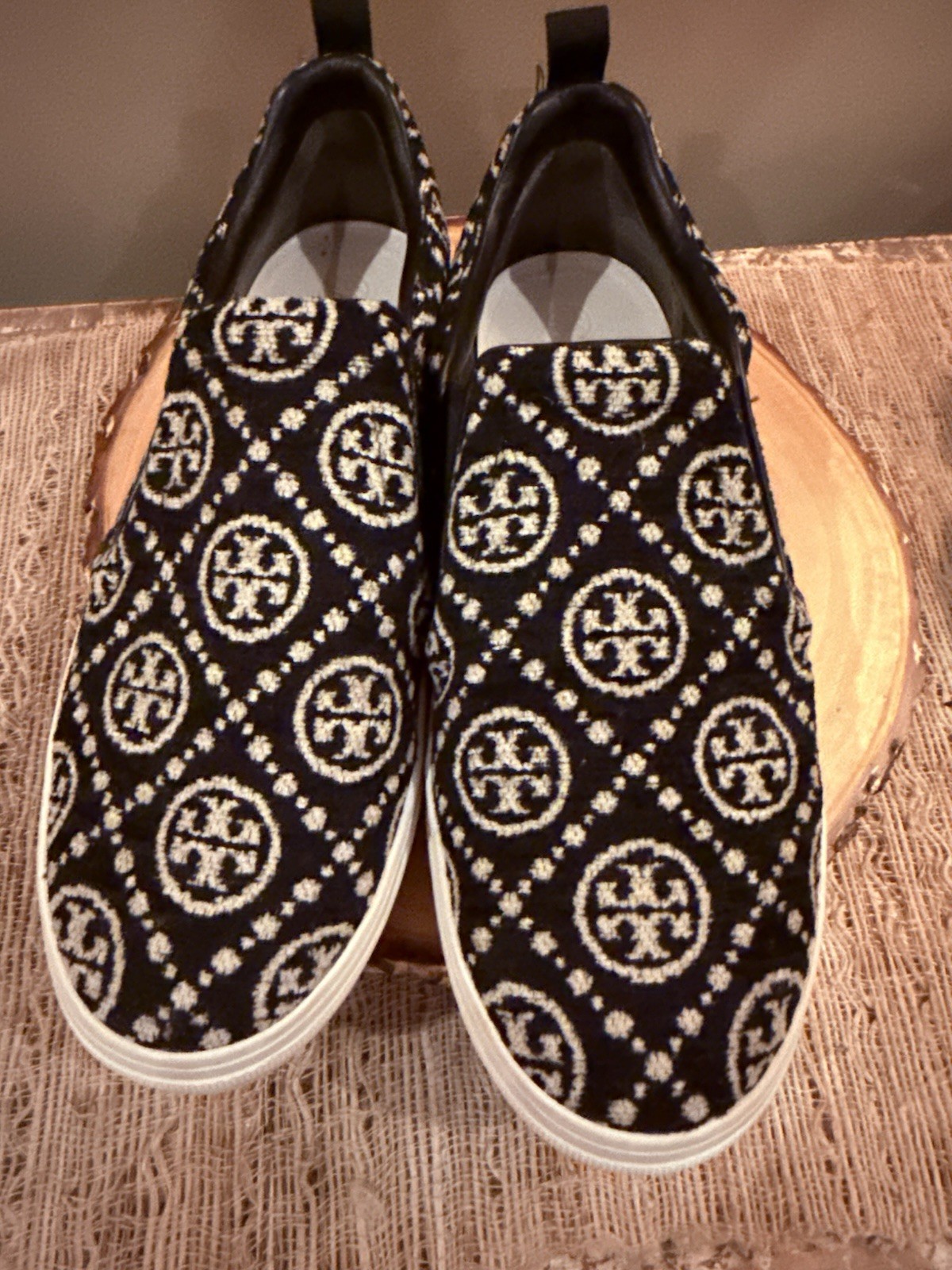 Tory Burch "T" Monogram Ladybug Slip-on Fabric logo sneakers Sz-8.5 268$ thumbnail 5