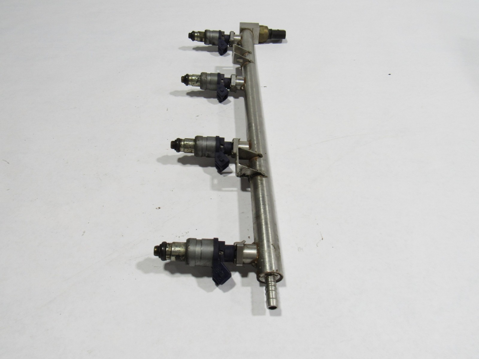10-20 Bentley Mulsanne 2012 6.8L Right Engine Fuel Injection Rail Pipe @1