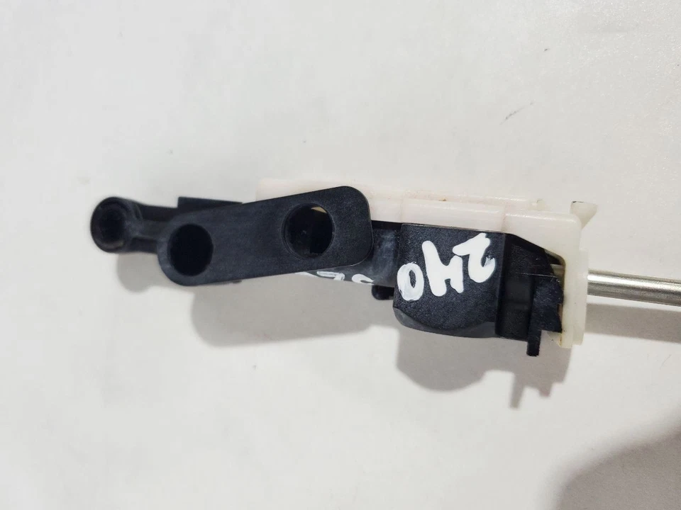 2008 SAAB 9-3 OEM Automatic Shifter Cable - Image 4 of 4