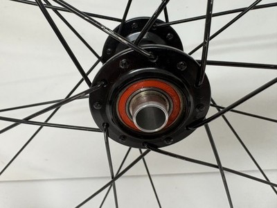 Bontrager Paradigm SL 24-Spoke Aluminum Thru Axle Tubeless Disc