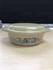 Pyrex VTG Homestead Blue Flowers 043 -1 1/2 Qt - Oval Casserole Dish W/ Lid  EUC