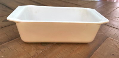 Pyrex #913 Peach Tan Beige Loaf Pan Meatloaf Baking Dish - EXC