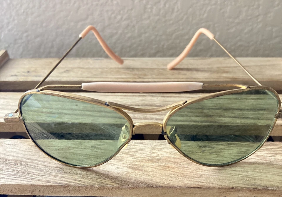 RARO!  Gafas de sol vintage de aviador, puntas de baquelita y almohadillas para la nariz Foto 2 de 4