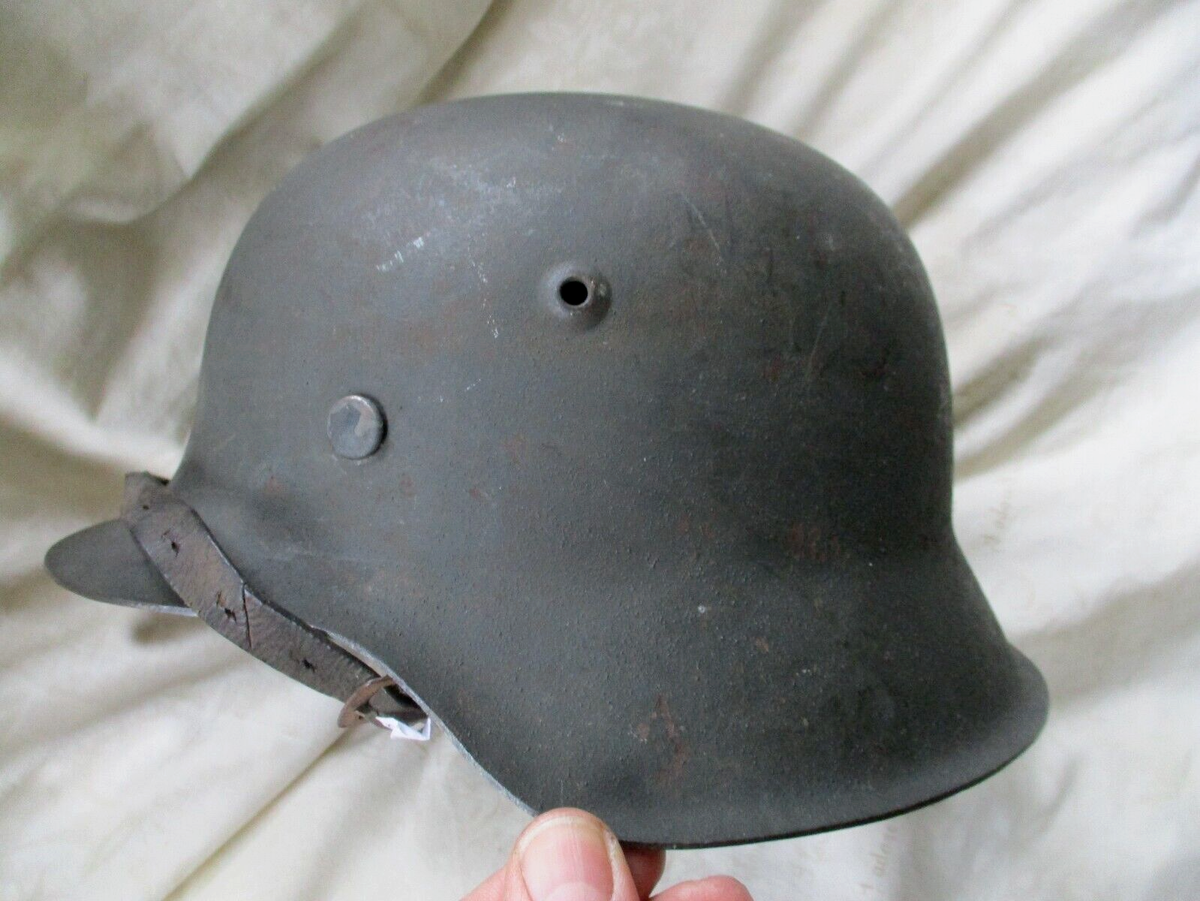 ORIGINAL genuine WW2 GERMAN WH ARMY m42 HELMET HKP62 4257 = 1944