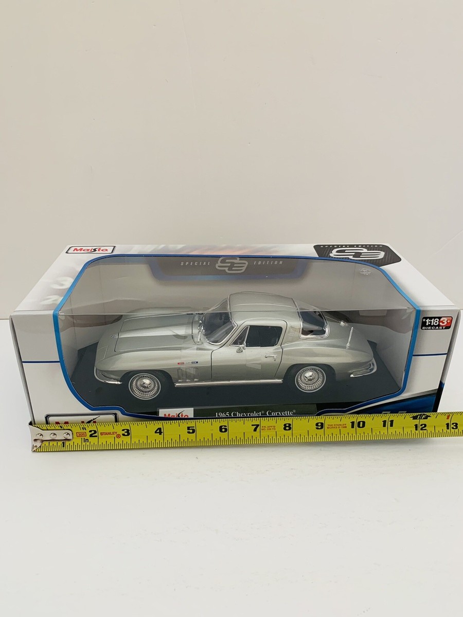 Maisto 1965 Chevrolet Corvette Diecast 1:18 Metal Gray Car