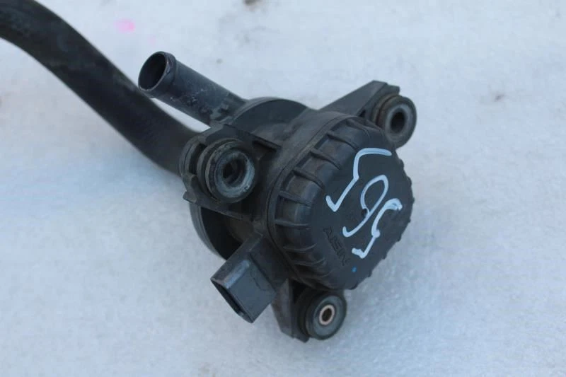 Toyota Prius C 2013 inversor bomba de agua 1,5 L G9040-52010 Foto 3 de 4