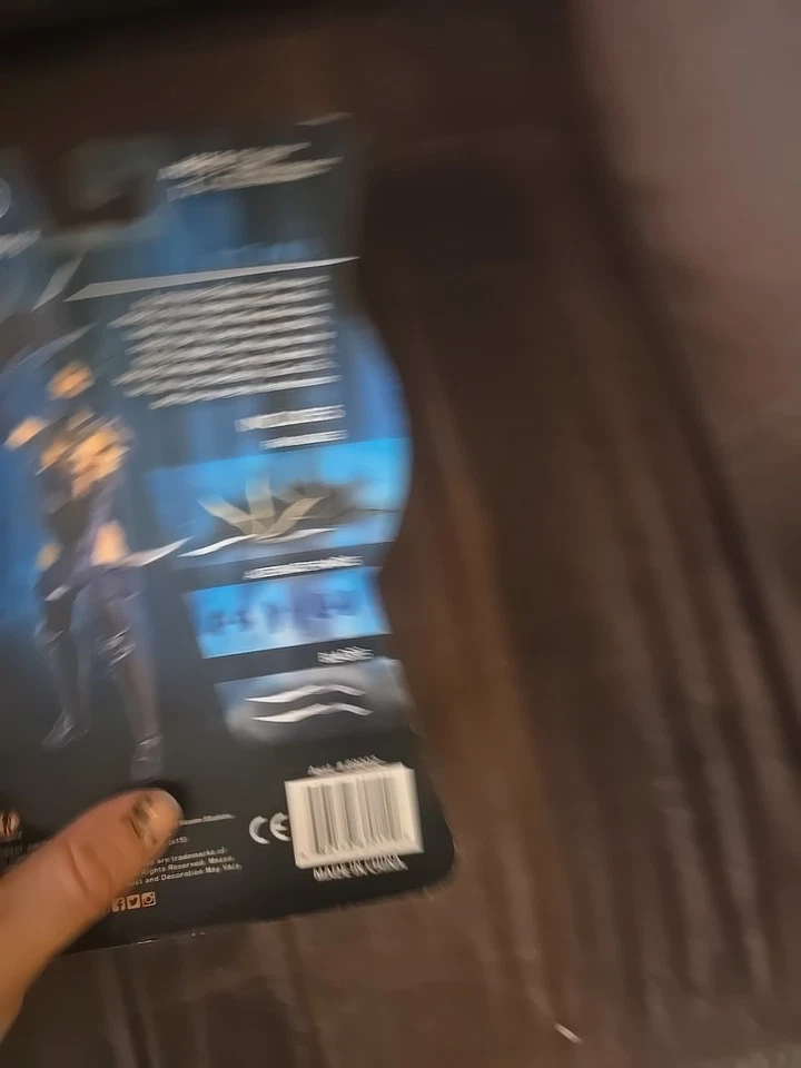 Figura de acción Kitana Mezco Toys Mortal Kombat X Serie 2 5" Foto 2 de 2