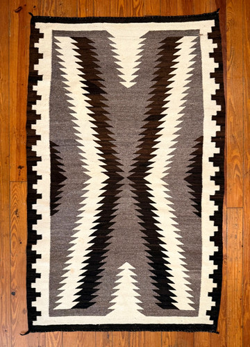 BEAUTIFUL HISTORIC NAVAJO RUG,VARIEGATED NATURALS,CLASSIC DESIGN,C1930,EXCELLENT