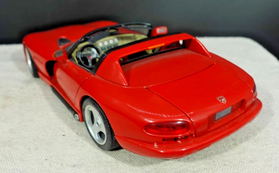 Bburago Dodge Viper RT/10 1/18 Foto 4 de 4
