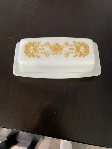 Vintage 1970’s Pyrex Butterfly Gold Design Butter Dish With Lid