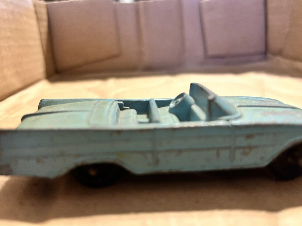 Chrysler convertible vintage TootsieToy 1960 escala 1:46 Foto 2 de 4
