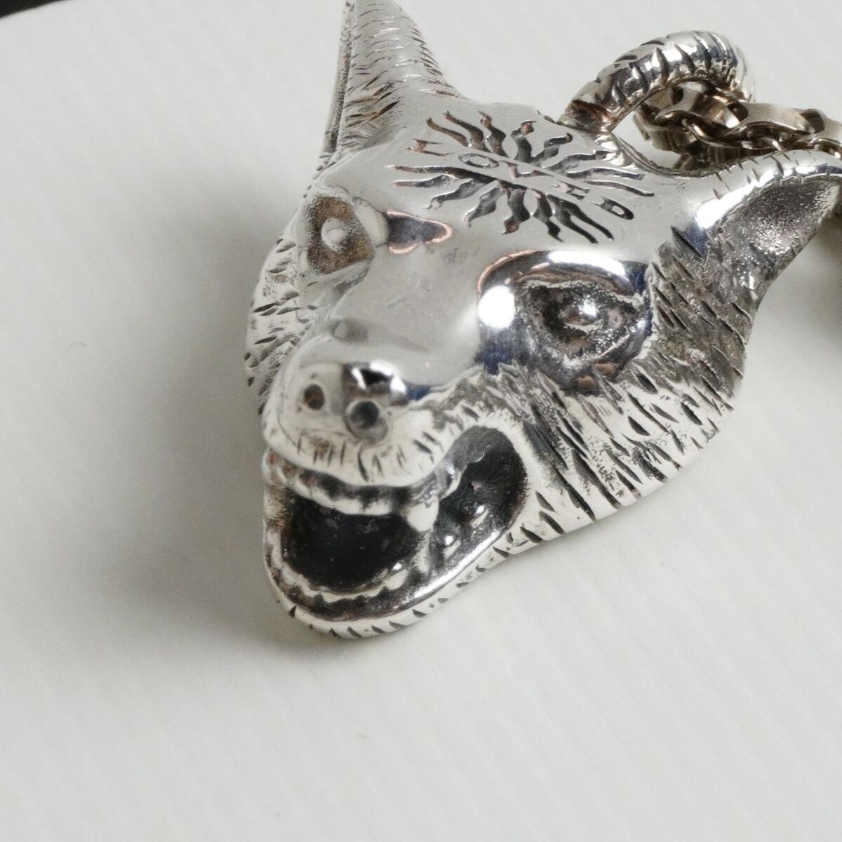 GUCCI Anger Forest Wolf Head Necklace Silver SV 925 Men's GUCCI Anger Forest Wolf Head Necklace Silver SV 925 Men's