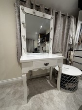 White Dressing Table - All Lights Working