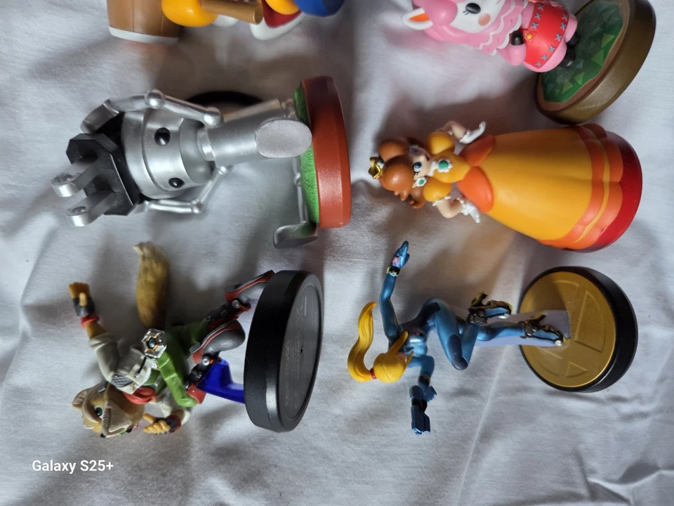 Lote de 6 figuras amiibo Nintendo Princesa Margarita, Reese, King Dedede, Chili Robo Foto 4 de 4