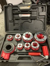 Central Machinery Ratcheting Pipe Threader Kit 3/8"-2" 10 Pc NICE! USED 1 TIME!