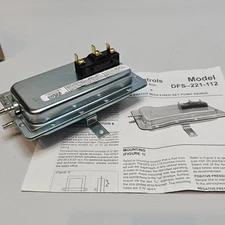 Cleveland Controls Dfs-221-112-395 Air Sensing Switch, Fixed