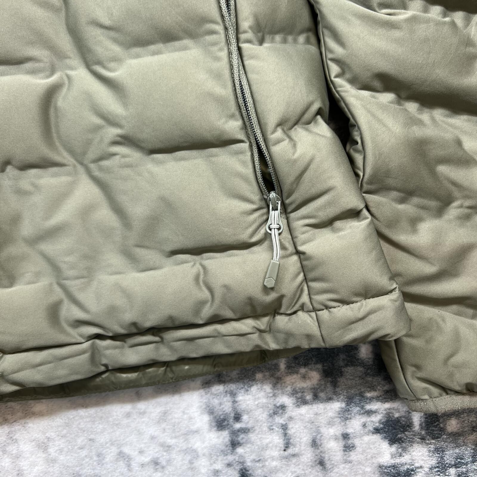 Women's Mountain Hardwear Q. Shield 750 Down Insulated Jacket image 2