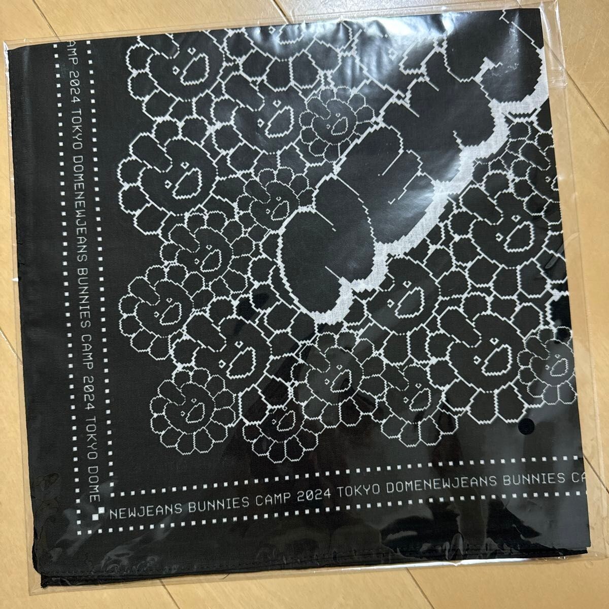 ミュージシャン NewJeans x MURAKAMI BUNNIES CAMP2024 L NewJeans x MURAKAMI BUNNIES CAMP 2024 TOKYO DOME Bandana