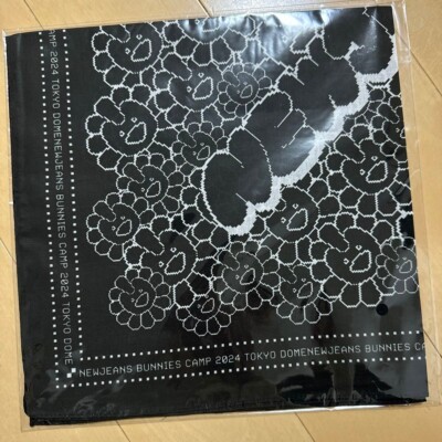 アイドル NewJeans x MURAKAMI BUNNIES CAMP 2024 Newjeans X MURAKAMI BANDANA BUNNIES CAMP 2024 Tokyo Dome