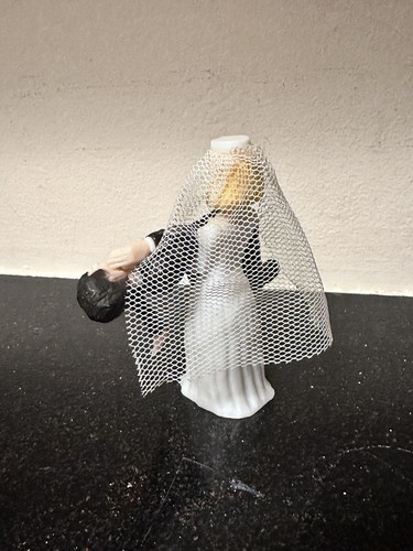 Wilton Wedding Cake Topper Reluctant Groom Carried By Bride Vtg 1987 - Picture 2 of 4
